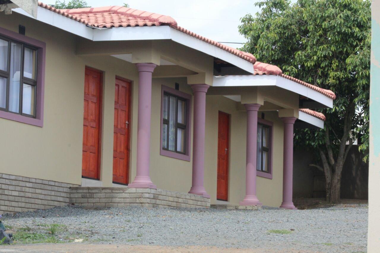 Mbopha Guest House Ulundi Exteriör bild